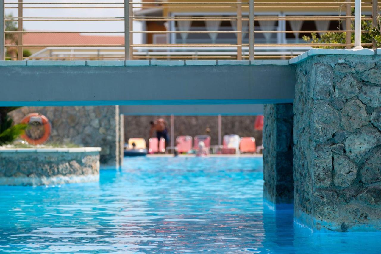 Hotel Athina Άγιος Στέφανος Εξωτερικό φωτογραφία